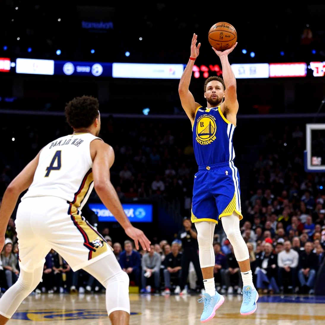 Đầu gối phải của Stephen Curry: 72 giờ, 27 trận và một ngưỡng tải trọng đã bị hạ xuống