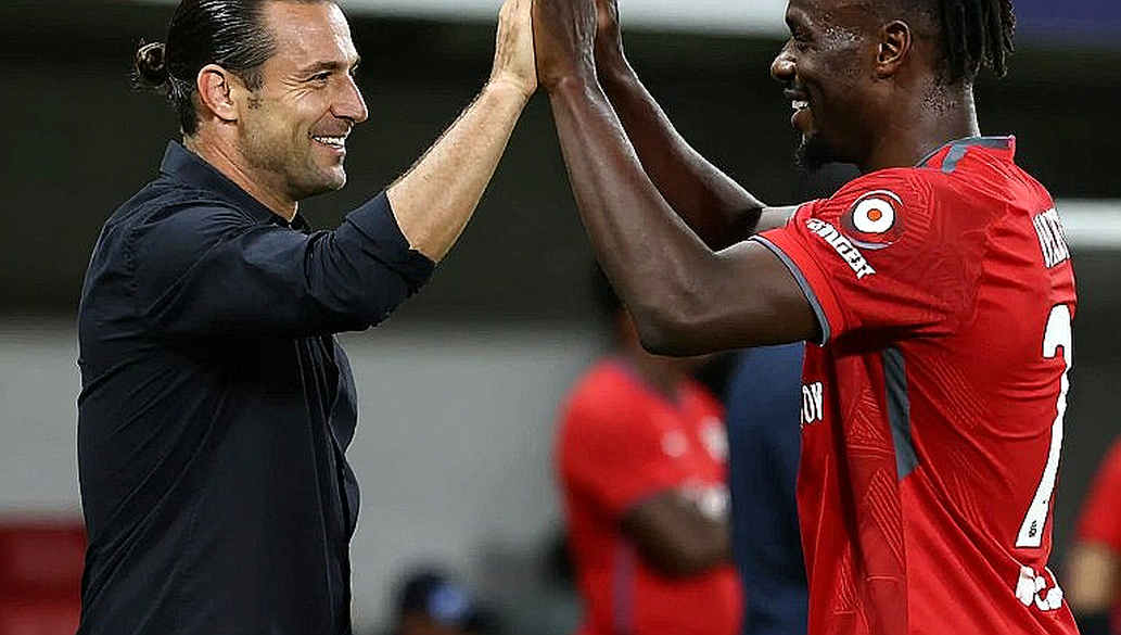 V.League mùa giải thường niên: Đọc chiến thuật bóng đá Việt Nam qua khoảng trống dữ liệu