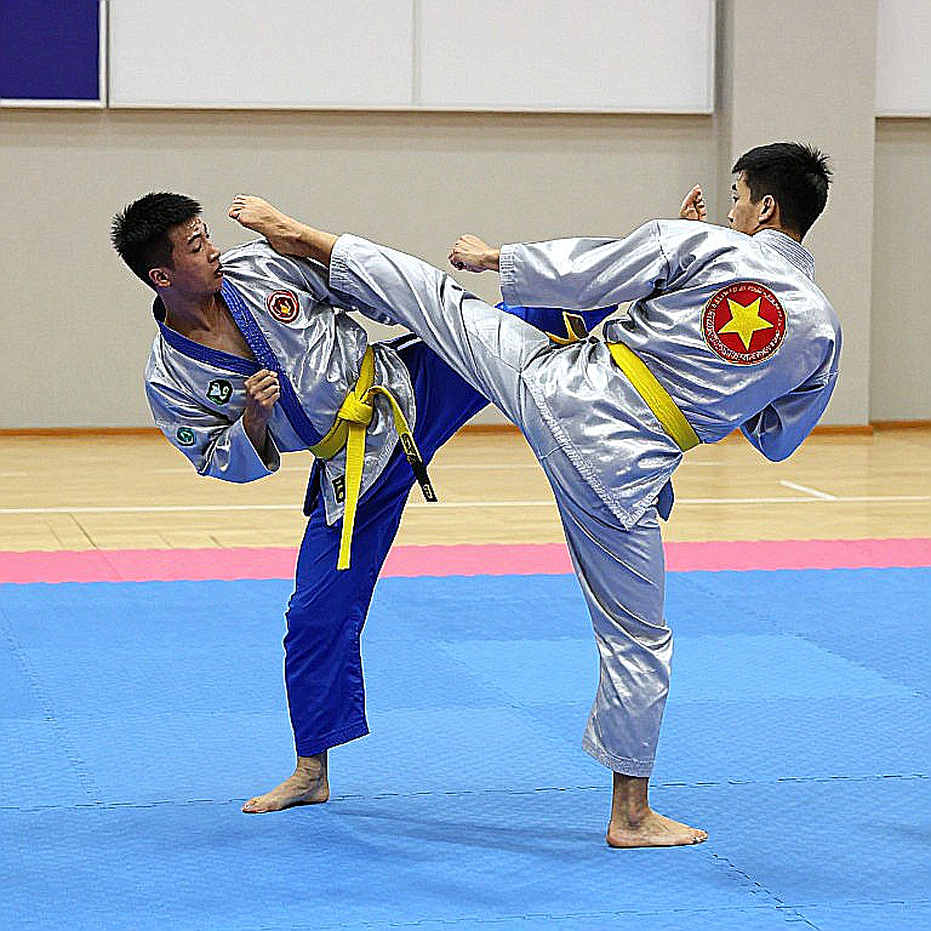 Raoni Barcelos xuất viện sau biến cố sức khỏe tại UFC Fight Night: Phân tích rủi ro sự nghiệp của một võ sĩ 39 tuổi