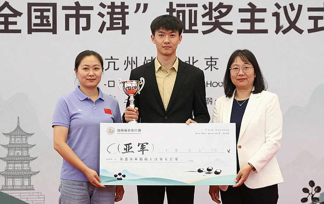 Khi dữ liệu im lặng: Nghịch lý của nhà phân tích esports trong kỷ nguyên số