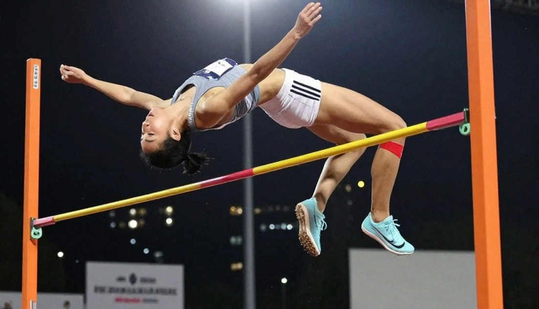 Gray trở lại sau chưa đầy hai tháng giải nghệ: Cú chuyển sang RRQ và những gì tấm áo đấu chưa kể hết
