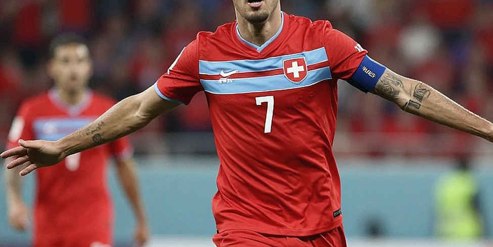 Những mảnh gương của một mùa V.League 1: người ngồi lại, người ra đi