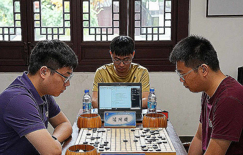 AI giải bài toán cờ vua 58 năm: 63 nước chiếu khép lại, 364 vẫn bỏ ngỏ
